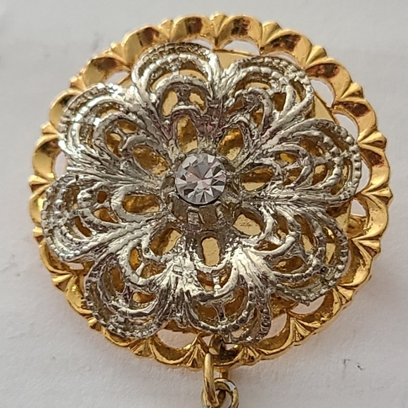 VINTAGE 3D GOLD & SILVER WREATH MEDALLION ANGEL MARY COIN BROOCH FUR PIN - Picture 8 of 11